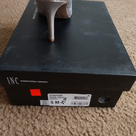 Heels - Picture 4 of 5